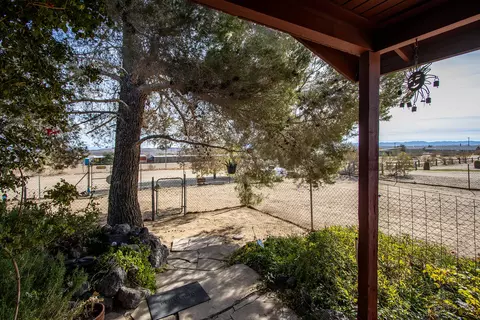 Exterior - 360 Cherokee Trl, Yucca Valley, CA 92284 photo 7 of 21