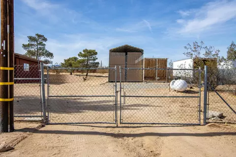Exterior - 360 Cherokee Trl, Yucca Valley, CA 92284 photo 21 of 21