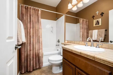 Bath - 81757 Rustic Canyon Dr, La Quinta, CA 92253 photo 2 of 2
