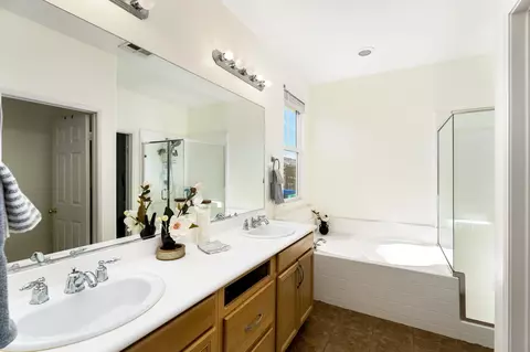 Bath - 37852 Avon St, Indio, CA 92203 photo 2 of 4