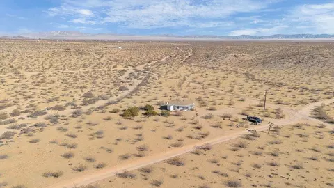 View/Area - 1674 Mason Dixon Rd, Joshua Tree, CA 92252 photo 1 of 6