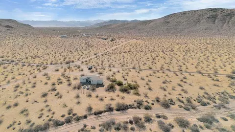 View/Area - 1674 Mason Dixon Rd, Joshua Tree, CA 92252 photo 3 of 6