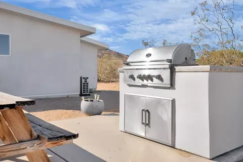 Exterior - 1674 Mason Dixon Rd, Joshua Tree, CA 92252 photo 7 of 15