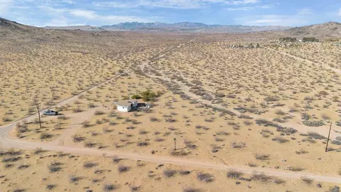 View/Area - 1674 Mason Dixon Rd, Joshua Tree, CA 92252 photo 5 of 6