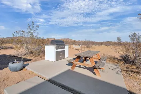 Exterior - 1674 Mason Dixon Rd, Joshua Tree, CA 92252 photo 5 of 15