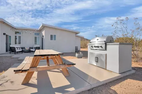 Exterior - 1674 Mason Dixon Rd, Joshua Tree, CA 92252 photo 6 of 15