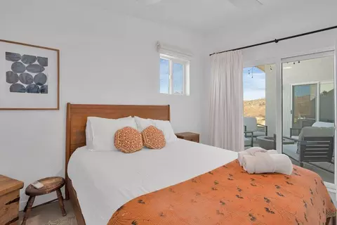 Bedroom - 1674 Mason Dixon Rd, Joshua Tree, CA 92252 photo 2 of 4