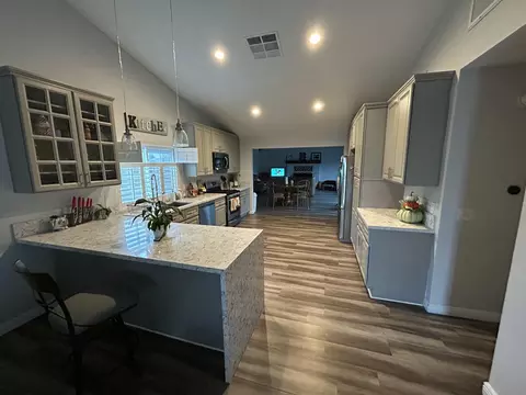 Kitchen - 11228 Cameron Dr, Riverside, CA 92505 photo 3 of 4
