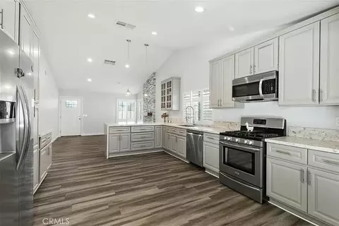 Kitchen - 11228 Cameron Dr, Riverside, CA 92505 photo 2 of 4