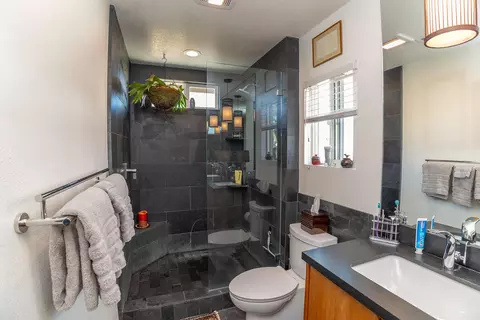 Bath - 37635 Severn Pl, Indio, CA 92203 photo 2 of 5