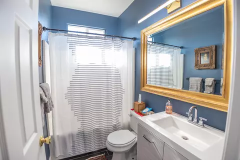 Bath - 37635 Severn Pl, Indio, CA 92203 photo 5 of 5
