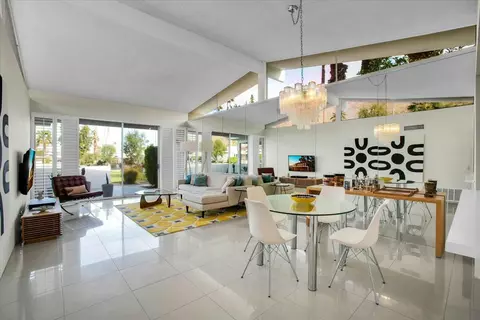 252 E Canyon Vista Dr, Palm Springs, CA 92264