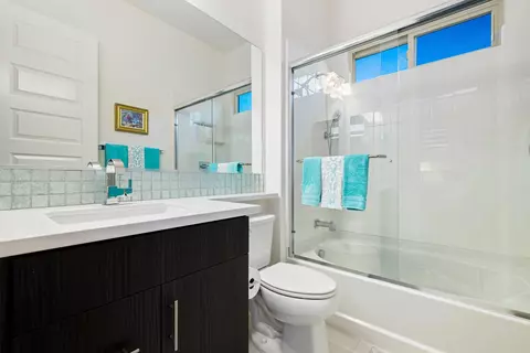 Bath - 51375 Charlbury St, Indio, CA 92201 photo 4 of 4