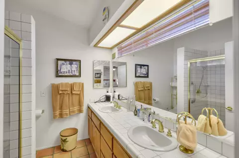 Bath - 48638 Hepburn Dr, Indio, CA 92201 photo 2 of 2