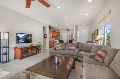 Living - 81587 Avenida De Baile, Indio, CA 92203 photo 3 of 4