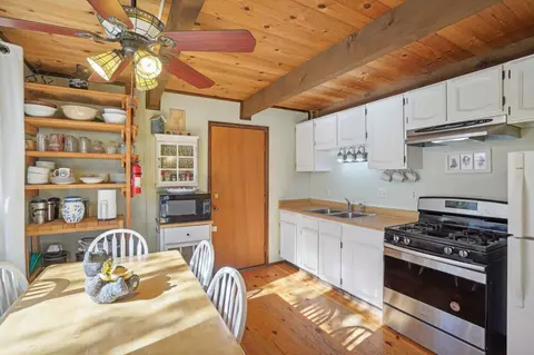 Kitchen - 758 Pine Ln, Sugarloaf, CA 92386 photo 1 of 1