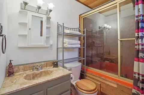Bath - 758 Pine Ln, Sugarloaf, CA 92386 photo 1 of 1