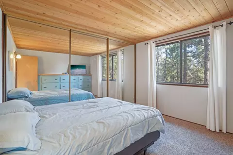 Bedroom - 758 Pine Ln, Sugarloaf, CA 92386 photo 1 of 4