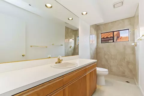 Bath - 82300 Vandenberg Ct, Indio, CA 92201 photo 2 of 2