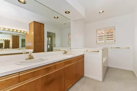 Bath - 82300 Vandenberg Ct, Indio, CA 92201 photo 1 of 2