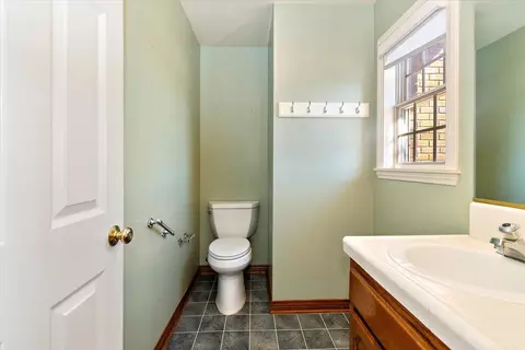 Bath - 13292 Revello Rd, Redlands, CA 92373 photo 2 of 9