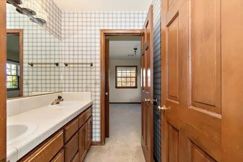 Bath - 13292 Revello Rd, Redlands, CA 92373 photo 6 of 9