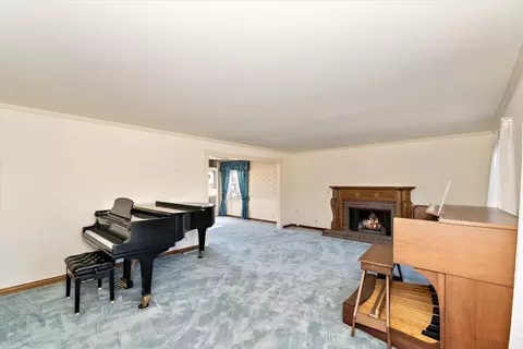 Living - 13292 Revello Rd, Redlands, CA 92373 photo 3 of 14