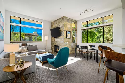 1020 E Palm Canyon Dr, Palm Springs, CA 92264