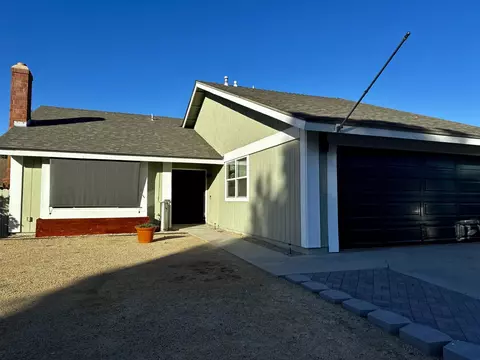 Exterior - 1521 Clock Ave, Redlands, CA 92374 photo 3 of 4
