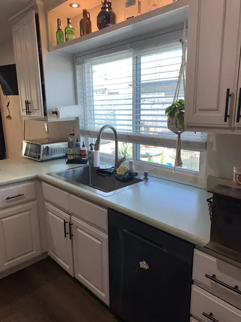 Kitchen - 1521 Clock Ave, Redlands, CA 92374 photo 4 of 7