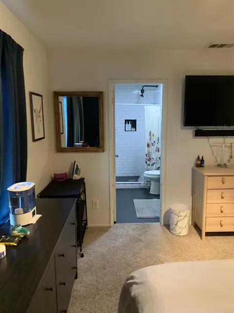 Bath - 1521 Clock Ave, Redlands, CA 92374 photo 1 of 3