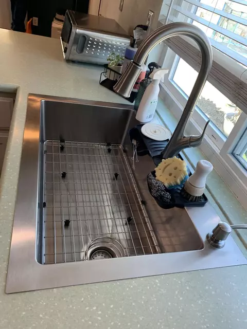Kitchen - 1521 Clock Ave, Redlands, CA 92374 photo 5 of 7