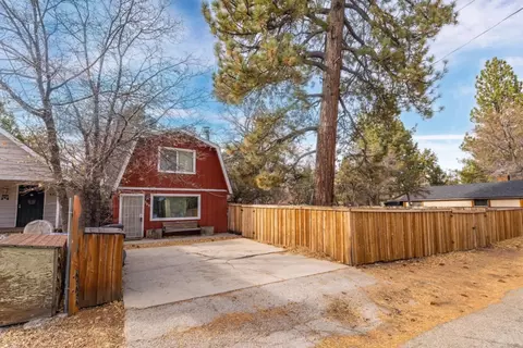 548 Riverside Ave, Sugarloaf, CA 92386