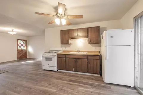 Kitchen - 169 Cedar Ln, Sugarloaf, CA 92386 photo 2 of 3