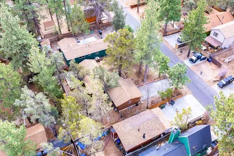 View/Area - 169 Cedar Ln, Sugarloaf, CA 92386 photo 6 of 10