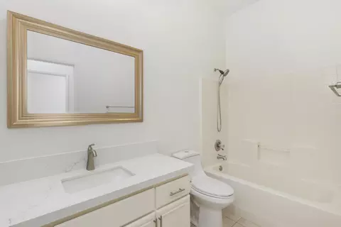 Bath - 79110 Cindy Ct, La Quinta, CA 92253 photo 1 of 3