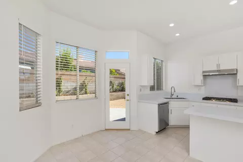 Kitchen - 79110 Cindy Ct, La Quinta, CA 92253 photo 3 of 7