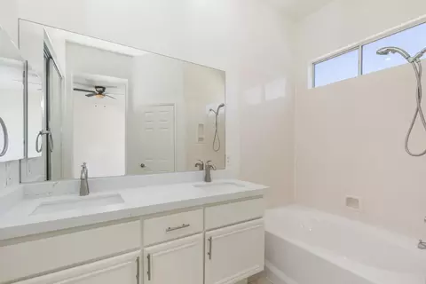 Bath - 79110 Cindy Ct, La Quinta, CA 92253 photo 2 of 3