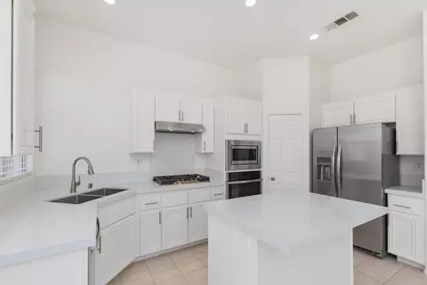 Kitchen - 79110 Cindy Ct, La Quinta, CA 92253 photo 1 of 7