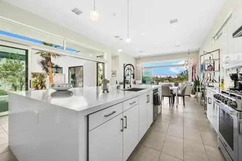 460 Fountain Dr, Palm Springs, CA 92262