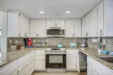 7463 Chula Vista Ave, Yucca Valley, CA 92284 photo 3