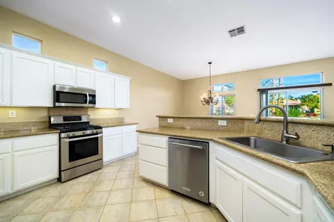 Kitchen - 82654 Hamilton Ct, Indio, CA 92201 photo 3 of 5