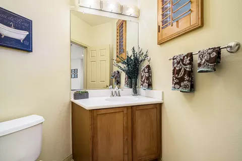 Bath - 82307 Travolta Ave, Indio, CA 92201 photo 3 of 3