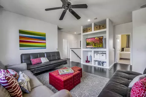 Living - 48046 Chandler Ct, Indio, CA 92201 photo 4 of 6