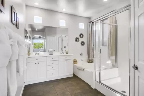 Bath - 48046 Chandler Ct, Indio, CA 92201 photo 2 of 4