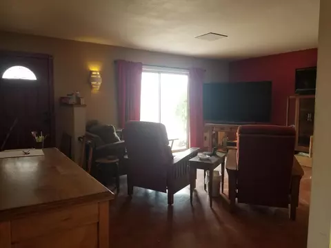 Living - 63025 Turtle Rd, Joshua Tree, CA 92252 photo 1 of 2