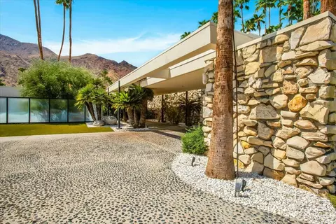 999 N Patencio Rd, Palm Springs, CA 92262