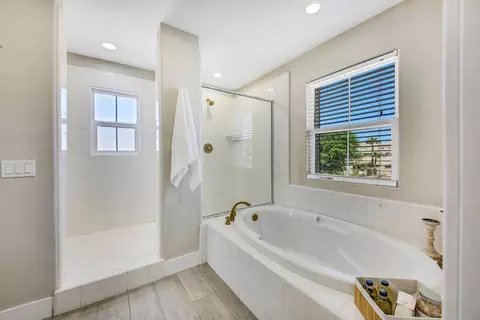 Bath - 37769 Thurne St, Indio, CA 92203 photo 4 of 4