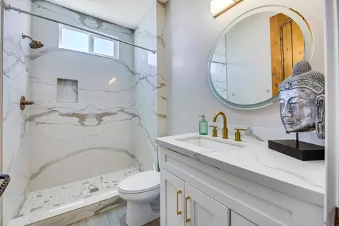 Bath - 37769 Thurne St, Indio, CA 92203 photo 1 of 4