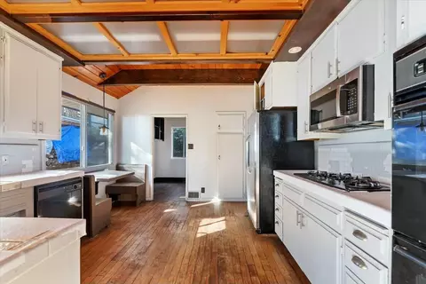 Kitchen - 25081 Crest Forest Dr, Crestline, CA 92325 photo 2 of 3